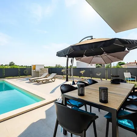 Villa Villa Thalay